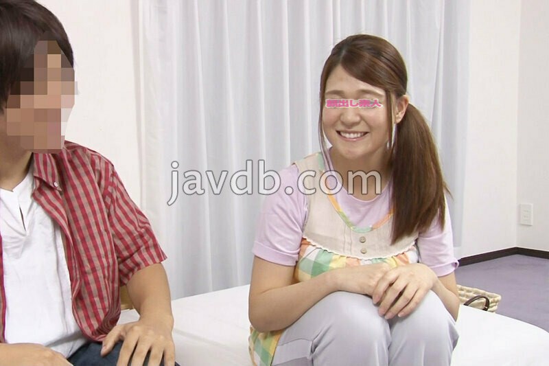 DKRA-2802 子供が大好き!どんなときでも笑顔あふれる素人の巨乳お姉さん限定!童貞クンの夢である授乳手コキをお願いしたら心優しい新人の幼稚園の先生&保母さんは大きなおっぱいと母性愛を刺激され筆おろしSEXしてくれるのか!? ひかり