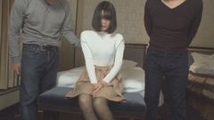 【初おチンポ２本フェラ!顔出し→バレたら本当にヤバぃ】経験少ない美マン娘(18)❤ウブなのにむっつりスケベ！口説き落としておちんぽ２本フェラやりたい放題ｗパイパンまんこ痙攣してイキまくり！FHD特典付