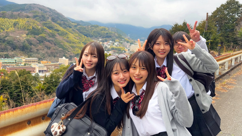 karin kitaoka, kaho hanamori and meisa nishimoto in answer #2528961