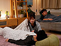 えっ、マジ！！ラッキーな展開！！ 夜寝てたら布団の中で友達の彼女がチンポをシャブってきた 2