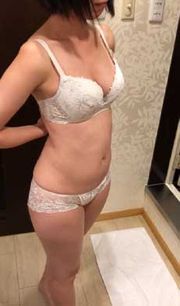 【本妻】【高画質特典付き】嫁と遊びに行ったら飲んじゃったのでラブホに泊まるとそこにはマットが…