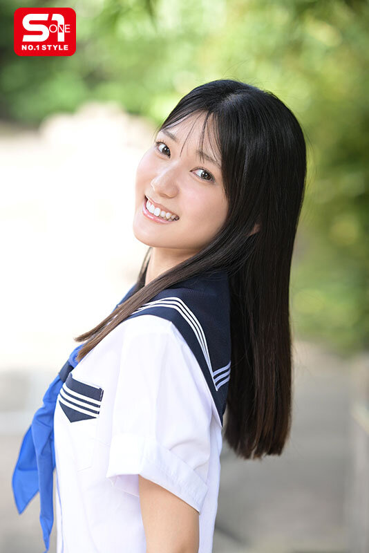 【FANZA限定】清楚可愛い教え子に誘惑された俺は、彼女の顔、声、肉体に耐えきれず…背徳に溺れて挿れまくったわいせつ性交 初美なのか 生写真3枚セット