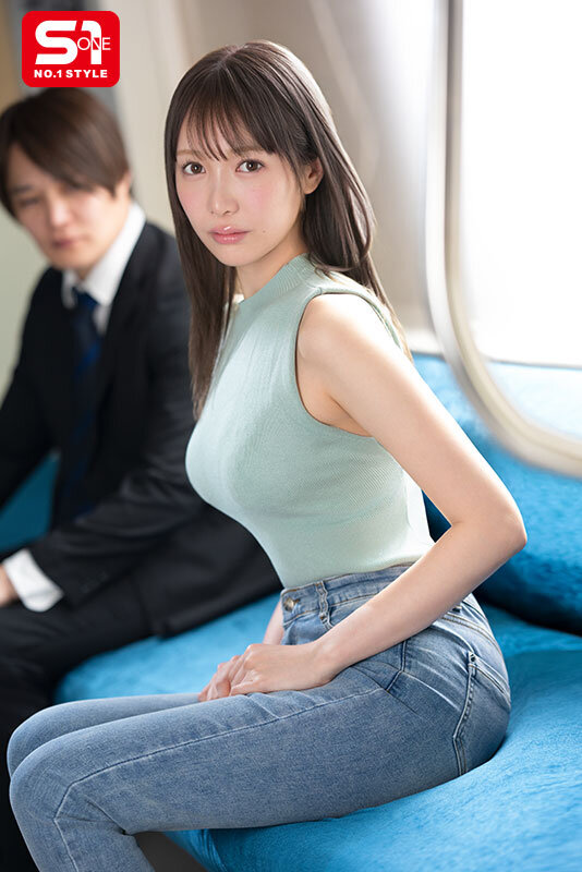 【FANZA限定】【午前4:40発】新人お天気キャスターと始発電車で遭遇！我慢できずにメチャクチャ痴●したら…まさかの痴●サレたい性癖に。 鈴木希 生写真3枚セット