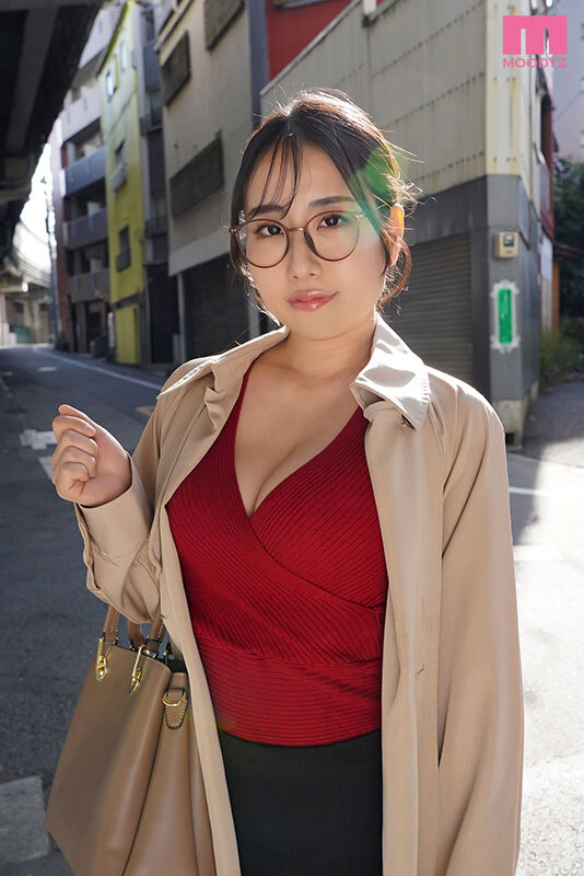都合のイイ地味メガネ巨乳 いいなり後輩OLの卑猥ボディを乳首ビンビンになるまで揉みまくり ひぃひぃイキまくるまでヤリまくるだけのヤリ溜め週末密会 葉山みりあ （BOD）