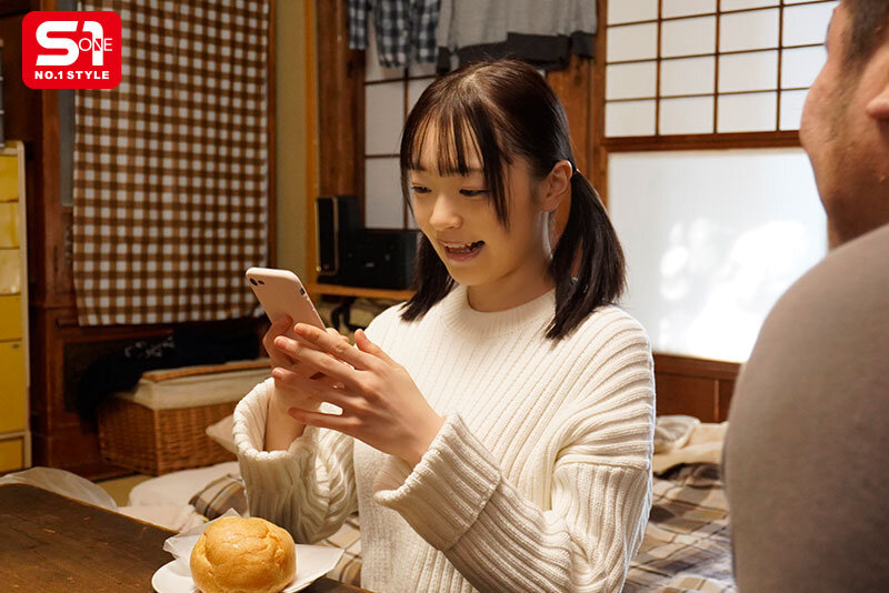【FANZA限定】ふわふわ騙されやすい女の子が 変態おじさんの自宅へ連れ込まれ愛液すすられ舐め犯●れる陰湿調教 白花にあ 生写真3枚セット