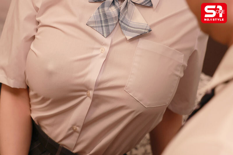 【FANZA限定】脱ぎかけでぐいぐい誘惑してくる20歳年下の無邪気な教え子 白花にあ 生写真3枚セット
