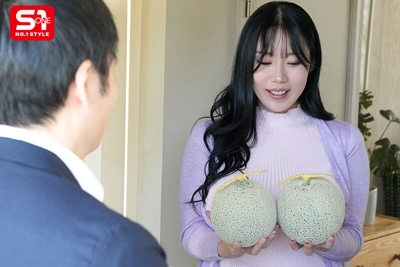 隣のMcup団地妻がメロンサイズ特大ブラを干す昼下がりは旦那不在のサインです…。 みなみ羽琉 （BOD）