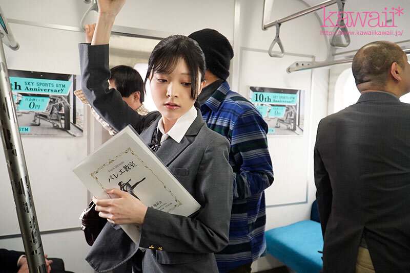 【FANZA限定】レッスン帰りのバレエ女子は痴●師に狙われて軟体ポージングでイカされる 生写真3枚セット