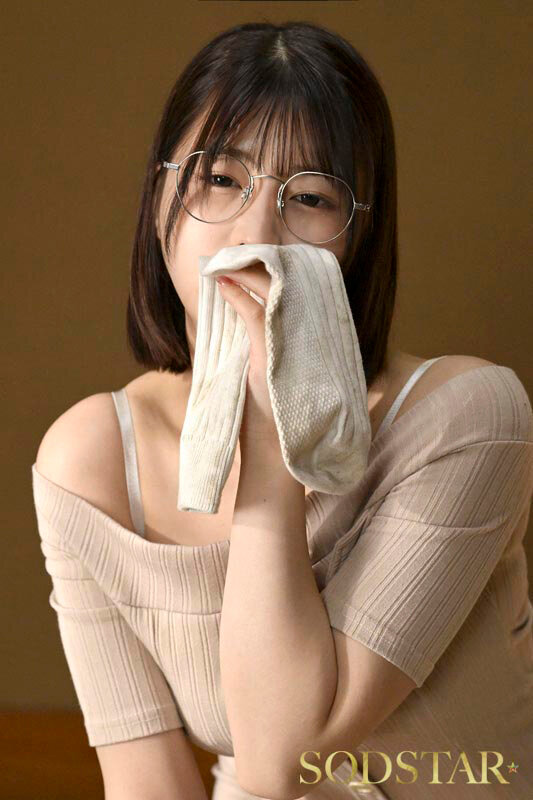 実家に嫁いできた奥さんは俺の家族が男クサさ抜群の性癖ど真ん中だったらしく、家族に忍んで全員とハメまくる絶倫人妻だったのでガテン系一家ファミリークラッシュ！ 唯井まひろ