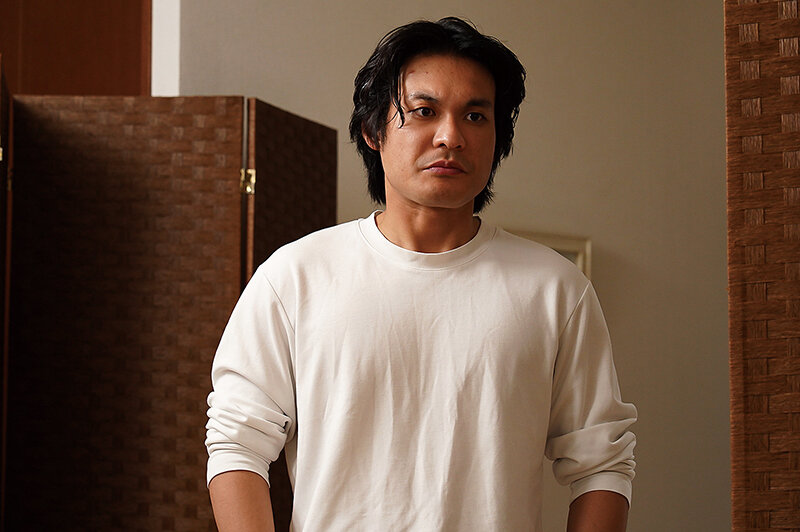 【FANZA限定】『本当は…ずっと抱かれたかったの』偽装結婚した絶対零度のクール妻。深夜のオナニーを目撃した夫が理性を飛ばし、激しく抱き尽くした果てに甘々従順な本物の妻へメス堕ちした夜 朝妃りお チェキ付き