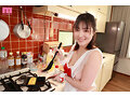 【VR】僕のお弁当を毎日作ってくれる世話焼き彼女 裸エプロンからはみ出す乳首がかわいくて料理中なのにおっぱじまっちゃった付き合いたての大学生の巨乳彼女と同棲性活 小鈴みかん 6