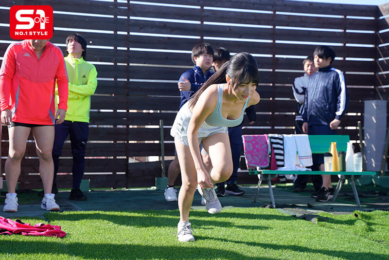 【FANZA限定】怪我で夢破れた陸上女子エースが選んだ男子選手への貢献… 顔面シャワー性処理係 「私、走っていた頃より…精子を浴びてる今の方が幸せです！」 榊原萌 生写真3枚セット