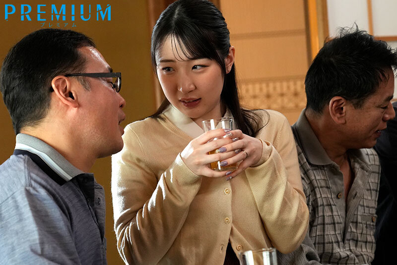 町内会中出しNTR ド田舎で女を抱くことしかヤルことがないオヤジ達に何度も廻された細身巨乳人妻のワタシ…。 小松空
